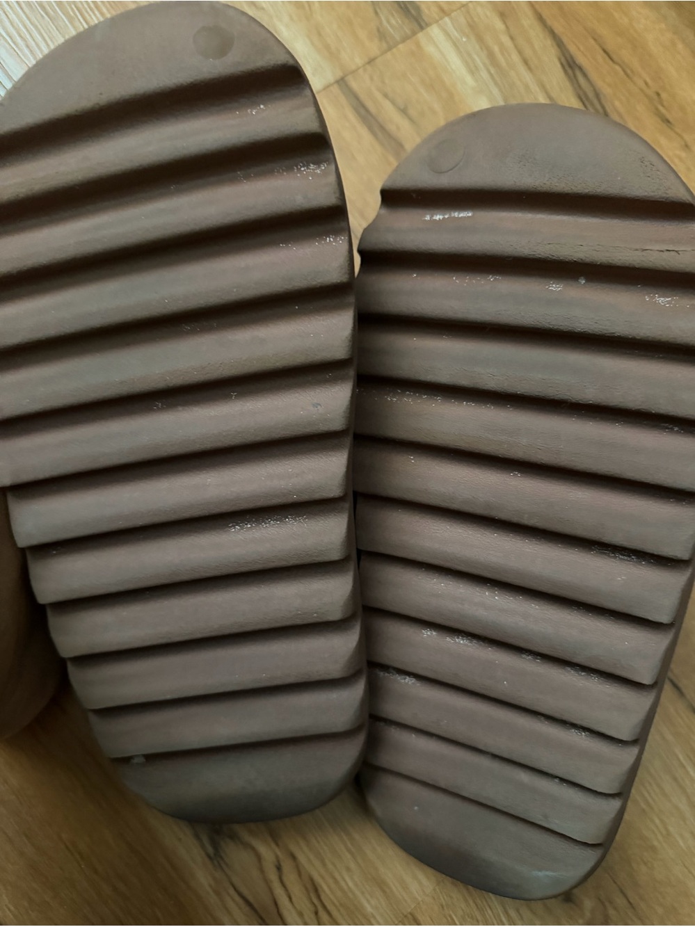 Yeezy Brown Slide Slippers - Picture 2 of 3